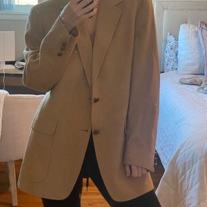 Vintage Camel oversized blazer. This blazer is the perfect oversized/boyfriend